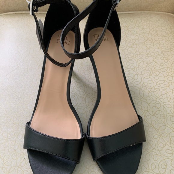 Time And Tru Women's One Strap Heel - Picture 3 of 8